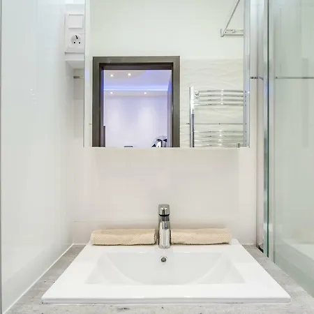 Bright Flat Downtown Klauzal * 布达佩斯